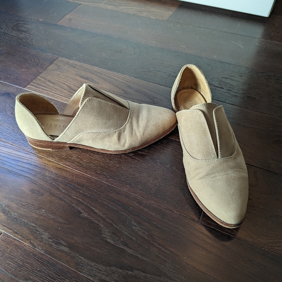 Nisolo Emma d'Orsay Oxford color Wheat Suede - Picture 2 of 4